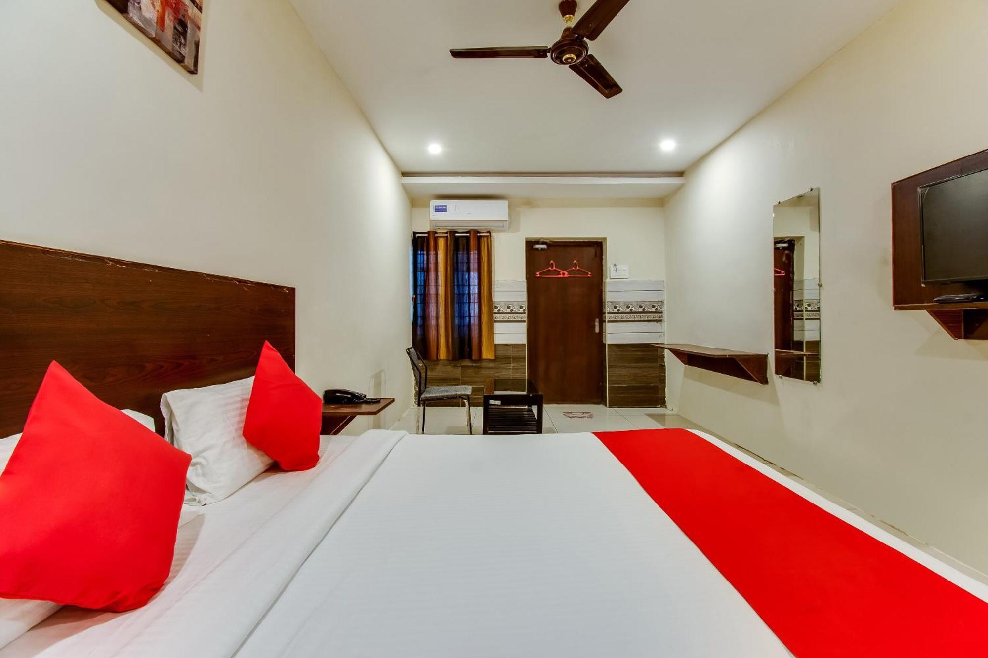 โอโย 62037 อักศัย เนสต์ Hotel วิเจยาวารา ภายนอก รูปภาพ